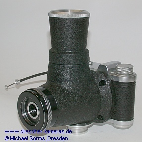 federnd gelagerter Standardanschluss (ge�ffnet) zur flexiblen Montage der Kamera am Mikroskopokular mittels des ALDO-Stativs