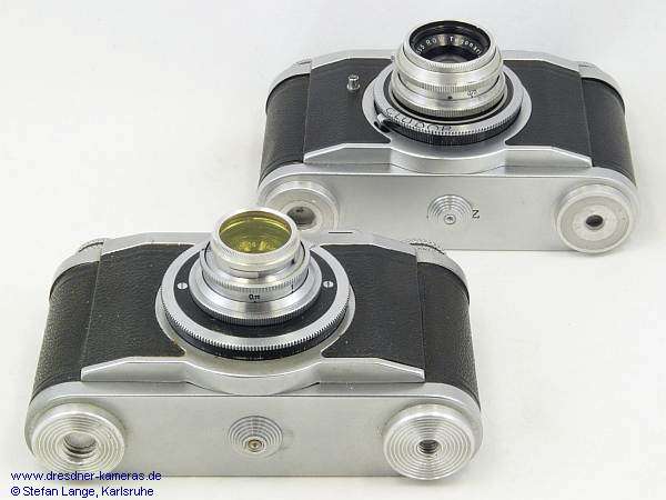 Altix III - oben: sp�te Ausf�hrung mit Stativgewindekn�pfen ohne Rillen und A-Z-Gravur am Bodendeckelverschluss - unten: fr�he Ausf�hrung mit Stativgewindekn�pfen mit Rillen und ohne A-Z-Gravur am Bodendeckelverschluss