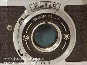 Altix III - fr�he Kamera mit VEB-BW Logo auf Verschluss (Version mit Cludor-Verschluss und genormter Blitzbuchse)