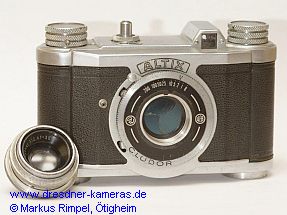 Altix III - fr�he Kamera mit VEB-BW Logo auf Verschluss (Version mit Cludor-Verschluss und genormter Blitzbuchse)