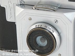 Altix I (fr�he Variante mit Fix-Fokus-Objektiv und feiner R�ndelung der Aufzugskn�pfe, 1939)