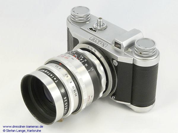 Bei den sp�ten Kameras mit dem vergr��erten Auflagema� wird mit einem Altix-Bajonett als Adapter genau das Auflagema� 42,5 mm der Wechselobjektive f�r Altix V usw. erreicht, so dass diese Objektive problemlos auch der Altix�IIIA verwendet werden.