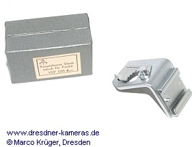 ansteck- und arretierbarer Zubeh�r- und Blitzschuh mit Originalkarton