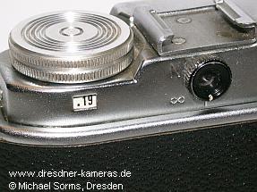 beirette (1958) mit kleinem Sucherfenster, Parallaxenausgleich mit Drehokular