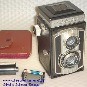 Weltaflex mit Lederetui, das den kompletten  seltenen Flexini-Kleinbildeinsatz enth�lt