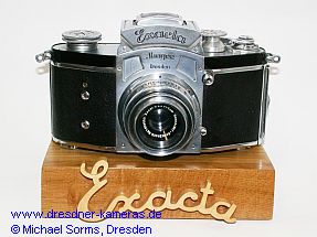 Holz-Kamerast�nder f�r die Kine Exacta