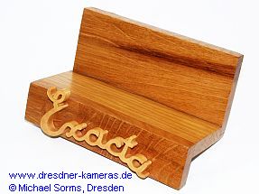 Holz-Kamerast�nder f�r die Kine Exacta