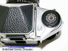 Exa 1b #723240 - Halbformatversion 18x24 als T�terlichtbildkamera, ge�nderter Filmaufzug und modifiziertes Z�hlwerk