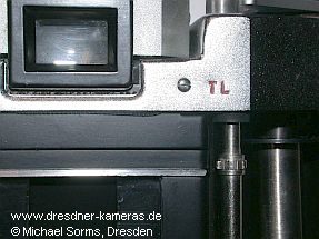 Exa 1b #649323 - Halbformatversion 18x24 als T�terlichtbildkamera, eingeschlagene und rot ausgelegte TL-Kennzeichnung