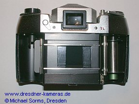 Exa 1b #649323 - Halbformatversion 18x24 als T�terlichtbildkamera, innerhalb des alten Bildfensters maskiert