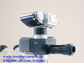 Exakta Varex IIa an der mikrofotografischen Einrichtung mit Belichtungsautomatik (mf-matic)