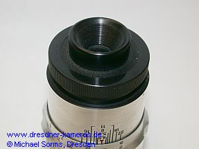 aufgesetzter Objektivr�ckdeckel mit Fernrohrokular