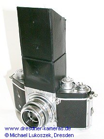 Kine Exakta mit aufgesetzter Ihagee-Lichtschachtverl�ngerung