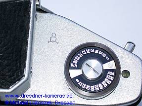 Exakta VX 500 mit Deckkappengravur Pentacon-Turm (1971/72)