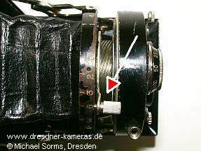 Fokussierung mittels Axialhebel und Schneckengang: Ihagee Auto-Ultrix Nr. 2850