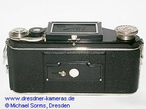 Exakta B #431325 (Hummel: Baureihe 2; A&R 2003: Version 3.2) mit Ihagee Anastigmat 1:3,5/7,5 cm