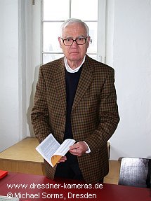 Hartmut Thiele aus M�nchen stellte seine Arbeiten zu Seriennummernlisten diverser Objektivhersteller vor