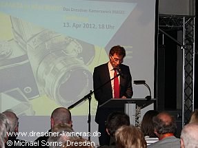 Herr Roland Schwarz, Direktor der Technischen Sammlungen der Stadt Dresden, w�hrend seiner Er�ffnungsrede zur Exakta-Ausstellung