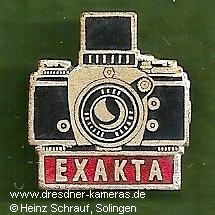 verschiedene Exa- und Exakta-Anstecknadeln