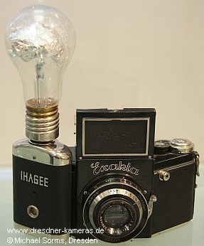 Exakta B mit Vakublitzeinrichtung