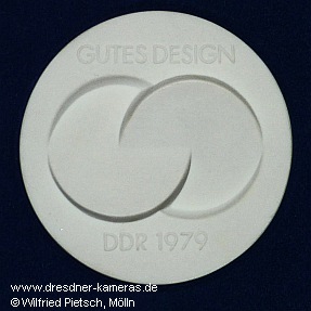 Die Hochschule f�r Bildende K�nste in Dresden vergab 1979 die Auszeichnungs-Medaille "Gutes Design" aus Mei�ner Porzellan f�r das Design der Praktica B200.