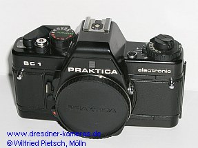 Praktica BC 1 - 2. Version mit Einstellrad f�r Filmempfindlichkeit und Belichtungskorrektur sowie R�ckspulkurbel aus Kunststoff