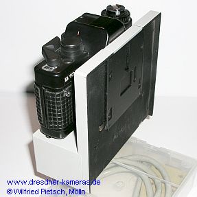 Praktica B 100 M am Ansatzst�ck der mf-AKS matic-mot (mit motorischem Filmtransport)