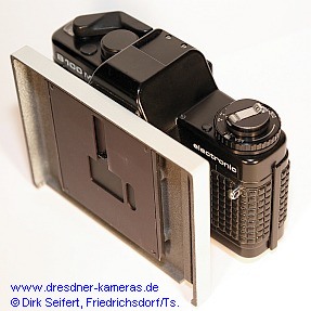 Praktica B 100 M am Ansatzst�ck der mf-AKS