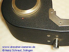 Praktina 17-m-Kassette mit Filmabschneidemesser - Knopf zur Bedienung des Messers